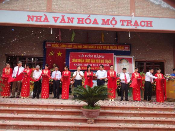 Mộ Trạch tổ chức Lễ đón bằng công nhân Làng văn hóa và khánh thành Nhà văn hóa